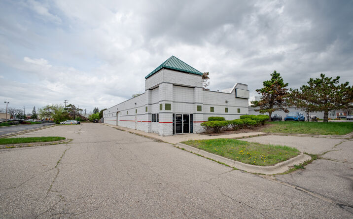 Pictures of Retail, Industrial property located at 4359 HIGHLAND RD, WATERFORD, MI 48328-2140 for sales - image #1