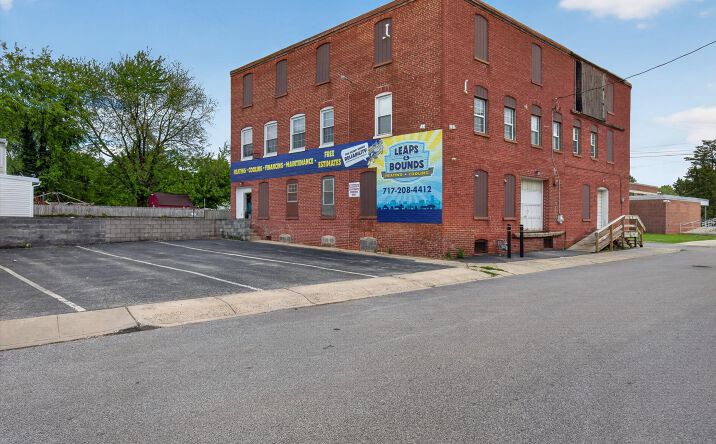 711 McKenzie Street, York