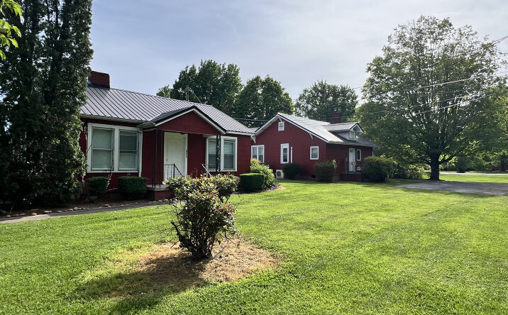 Pictures of Multifamily property located at 900 Milligan Highway, Johnson City, TN 37601 for sales - image #1
