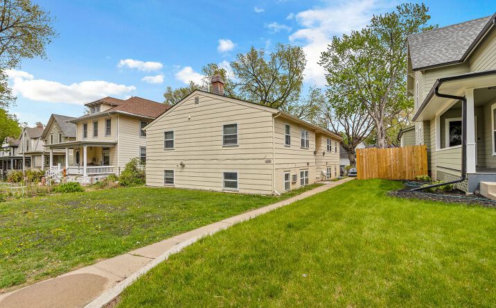 Pictures of Multifamily property located at 218 N SUMMIT AVE, SIOUX FALLS, SD 57104 for sales - image #1