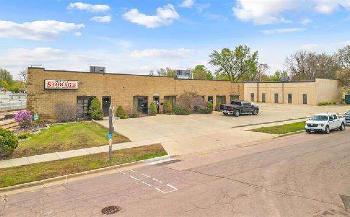 Pictures of Self Storage property located at 1400 S Van Eps Ave, Sioux Falls, SD 57105 for sales - image #1