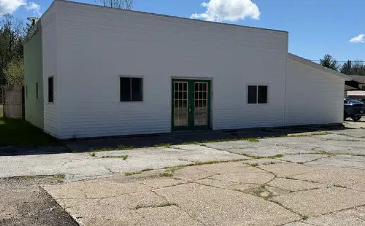 Pictures of Retail, Land property located at 5706 Whitehall Rd, Whitehall, MI 49461 for sales - image #1