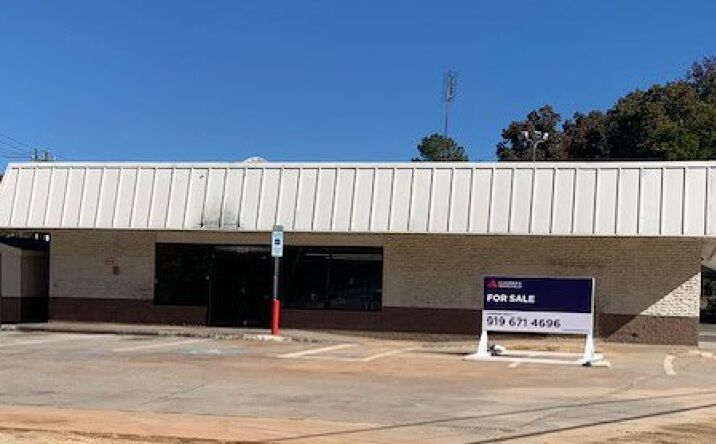 Pictures of Retail property located at 809 Carthage Street, Sanford, NC 27330-4147 for sales - image #1
