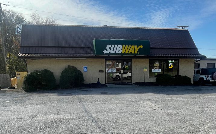 Pictures of Mixed Use, Self Storage property located at 5976 Virginia Avenue, Pembroke, VA 24136 for sales - image #1