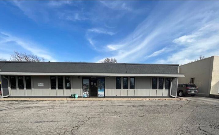 Pictures of Retail, Office property located at 5805 FLEUR DR, DES MOINES, IA 50321-2845 for sales - image #1