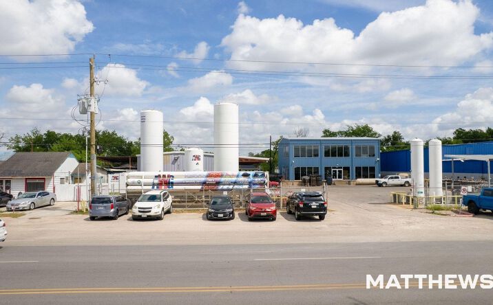 Pictures of Industrial property located at 10715 Market St, Jacinto City, TX 77029 for sales - image #1