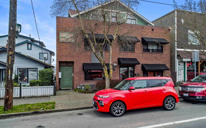 Pictures of Multifamily, Retail property located at 6512 Phinney Ave N, Seattle, WA 98103 for sales - image #1