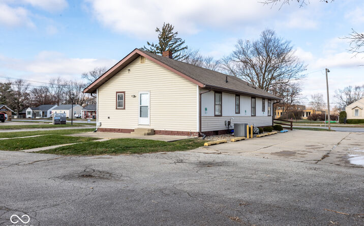 Pictures of Office property located at 417 West 38th Street, Anderson, IN 46013 for sales - image #1