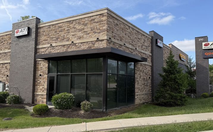 Pictures of Retail property located at 890 N Green St, Brownsburg, IN 46112 for sales - image #1