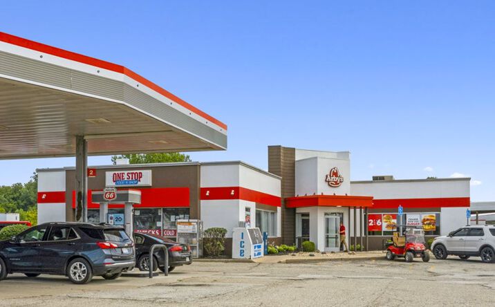 Pictures of Retail property located at 795 Michigan Road, Plymouth, IN 46563 for sales - image #1