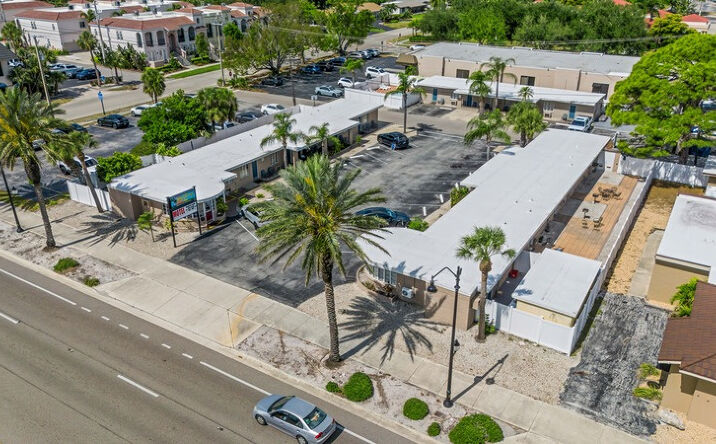 Pictures of Hospitality property located at 340 S Tamiami Trail, Venice, FL 34285-2422 for sales - image #1