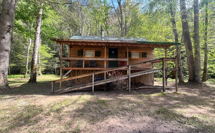 Pictures of Land property located at 1010 Carbide Road, Glen, WV 25088 for sales - image #1