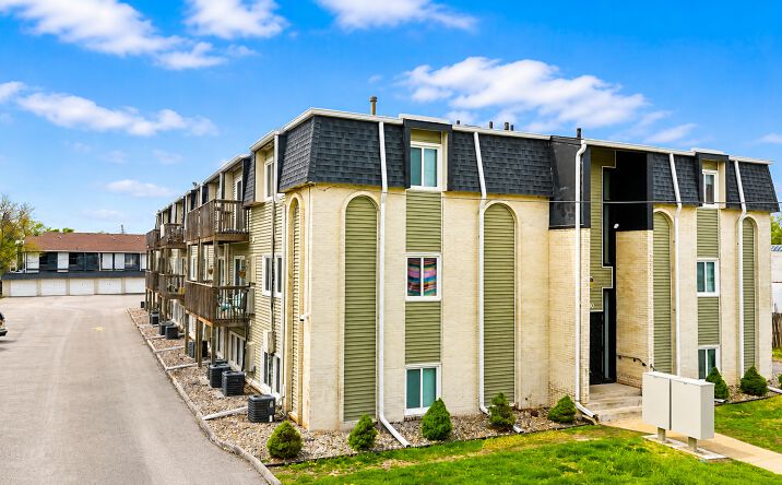 Pictures of Multifamily property located at 3710 56TH ST, DES MOINES, IA 50310 for sales - image #1