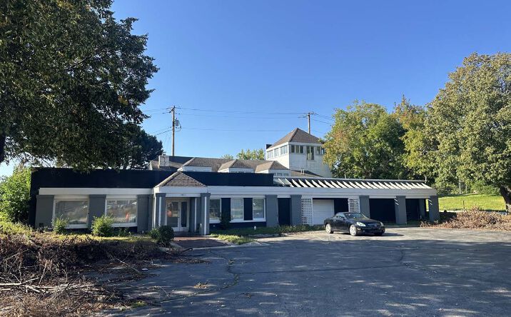 Pictures of Office property located at 1811 W Silver Spring Dr, Glendale, WI 53209 for sales - image #1