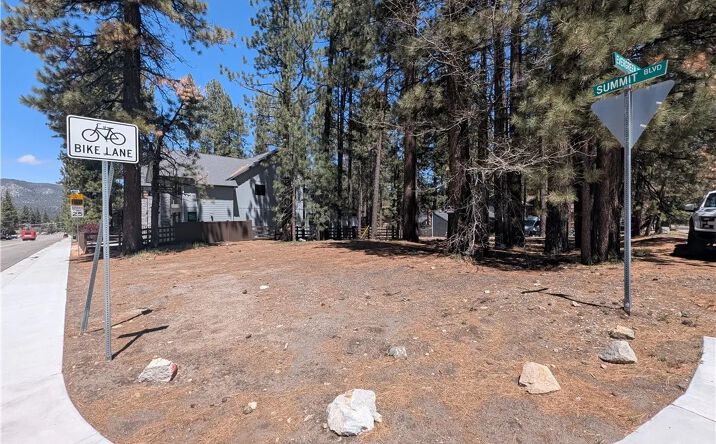 Pictures of Land property located at 689 Summit, Big Bear Lake, CA 92315 for sales - image #1