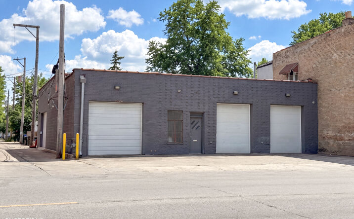 Pictures of Industrial property located at 4257 West Montrose Avenue, Chicago, IL 60641 for sales - image #1