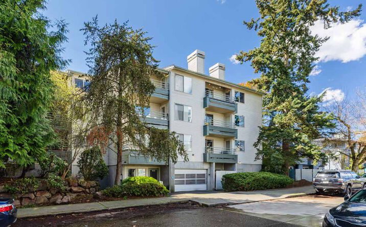 Pictures of Multifamily property located at 9515 Interlake Avenue North, Seattle, WA 98103 for sales - image #1