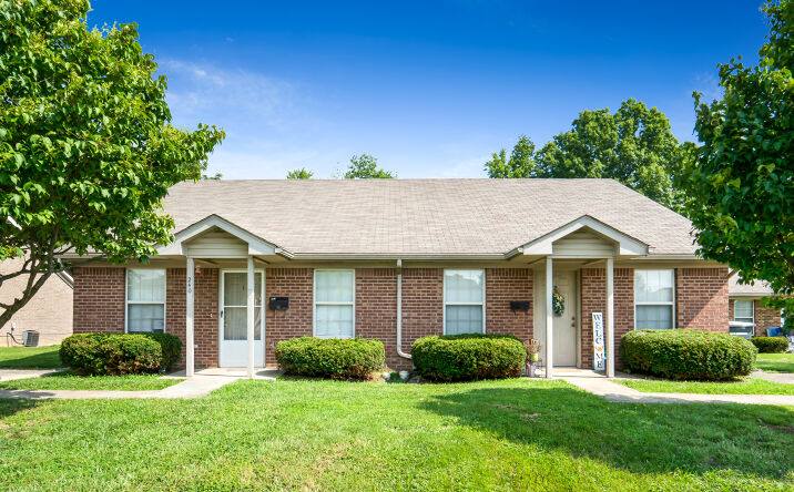 Pictures of Multifamily property located at 220 HARRISON ST, SCOTTSBURG, IN 47170-1900 for sales - image #1
