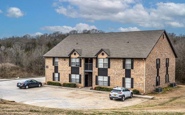 Pictures of Multifamily property located at 825 S Mississippi Avenue, Ada, OK 74820 for sales - image #1