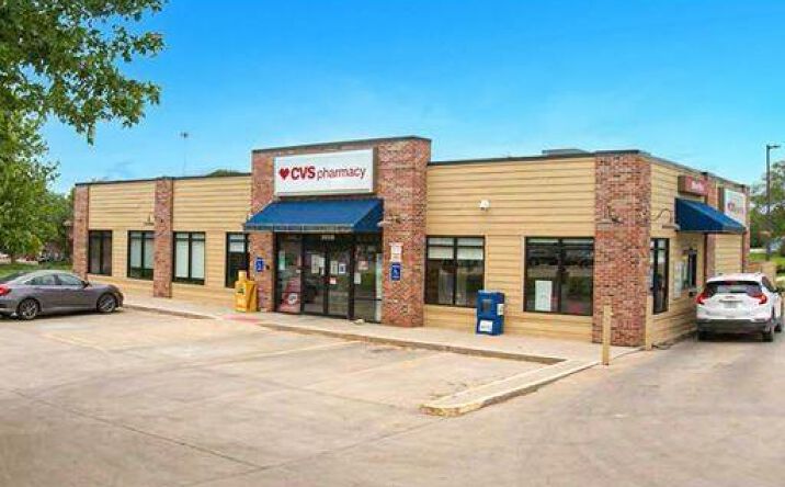 Pictures of Retail, Office property located at 1018 N Jesse James Road, Excelsior Springs, MO 64024 for sales - image #1
