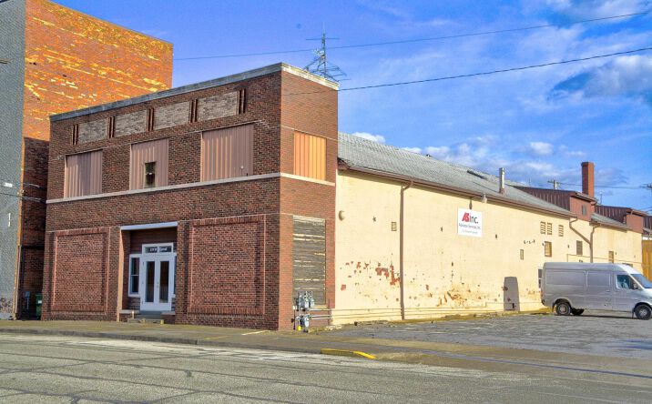 Pictures of Industrial, Office, Retail property located at 119 W CARROLL Street, Macomb, IL 61455 for sales - image #1