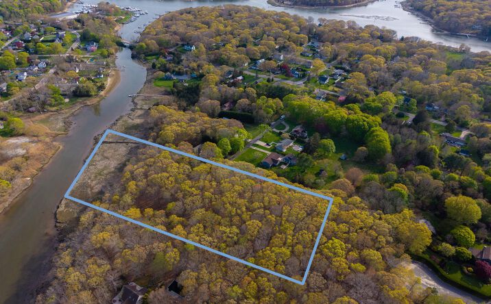 Pictures of Land property located at 1050 Greton Court, Southold, NY 11952 for sales - image #1