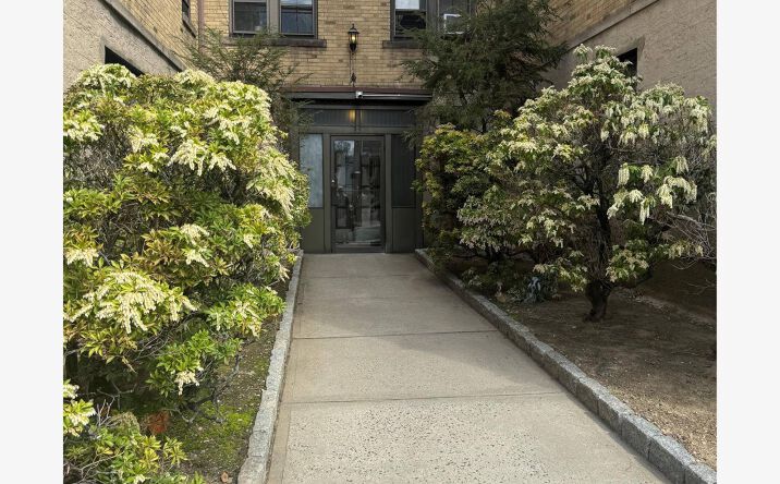 Pictures of Multifamily property located at 33 Douglas Avenue, Yonkers, NY 10703 for sales - image #1