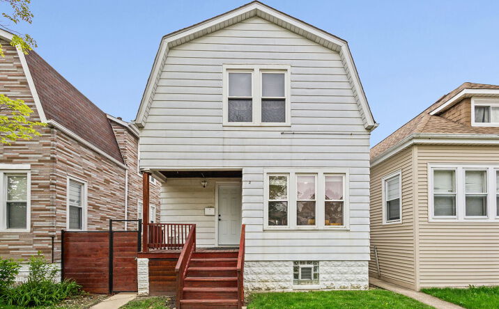 Pictures of Multifamily property located at 5725 W Giddings Street, Chicago, IL 60630 for sales - image #1