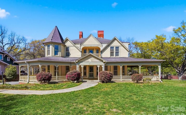 Pictures of Special Purpose property located at 121 5th Avenue Ne, Hickory, NC 28601 for sales - image #1