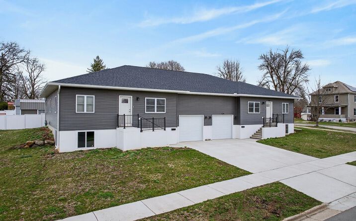 Pictures of Multifamily property located at 1423 - 1425 21st Street, Monroe, WI 53566 for sales - image #1