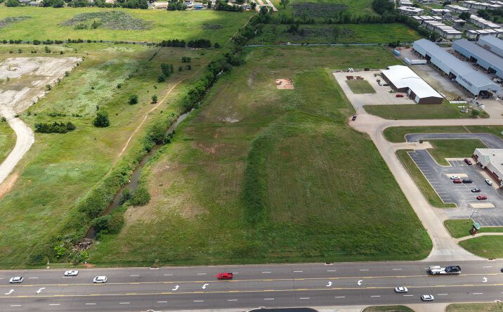 Pictures of Retail, Land property located at 3250 Southeast 30th Street, Del City, OK 73115 for sales - image #1