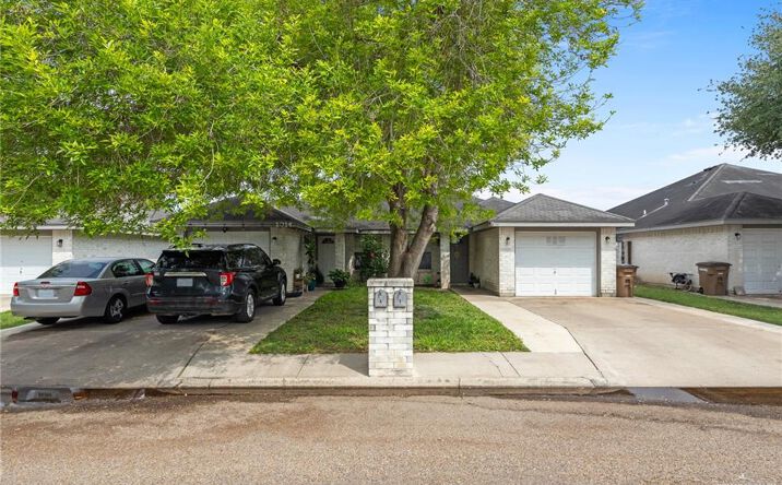 1014 N Cross Lane, Edinburg