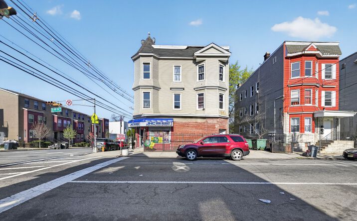 Pictures of Retail, Multifamily, Mixed Use property located at 661 South 18th Street, Newark, NJ 07103 for sales - image #1