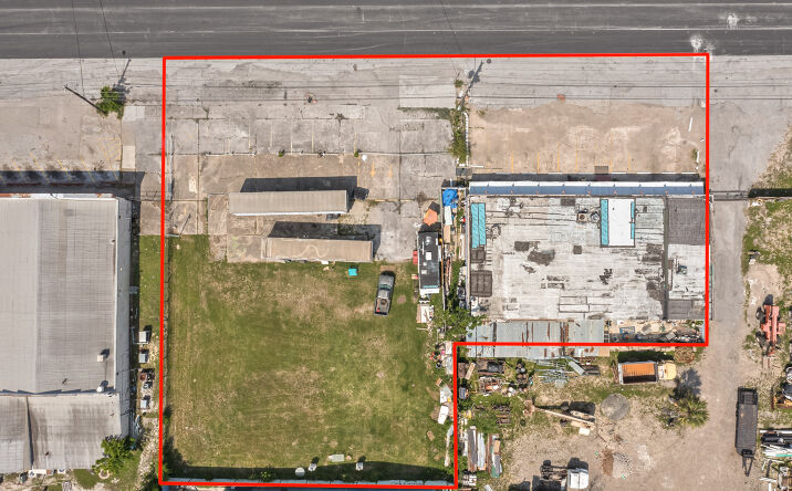 Pictures of Retail, Land, Mixed Use property located at 7000 JENSEN DR, HOUSTON, TX 77093-9212 for sales - image #1