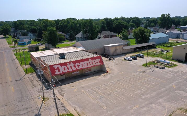 Pictures of Retail, Industrial property located at 472 E Berrien St, Galesburg, IL 61401 for sales - image #1