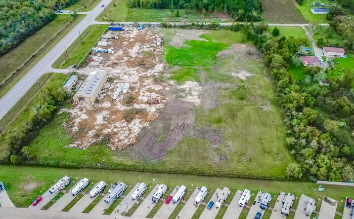 Pictures of Retail, Land property located at 4011 Farm to Market 2004, La Marque, TX 77568 for sales - image #1