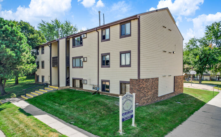 Pictures of Multifamily property located at 1453 North 11th Avenue East, Newton, IA 50208 for sales - image #1