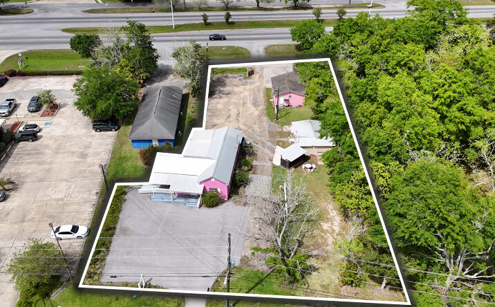 Pictures of Land property located at 1708 Bienville Boulevard, Ocean Springs, MS 39564 for sales - image #1
