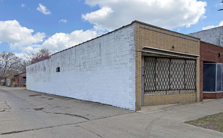 Pictures of Retail property located at 19018 Hayes Street, Detroit, MI 48205 for sales - image #1