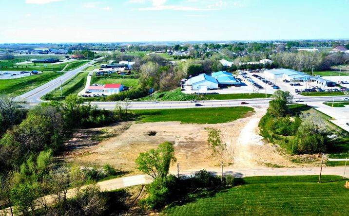 Pictures of Retail, Land property located at 1716 A Avenue West, Oskaloosa, IA 52577 for sales - image #1
