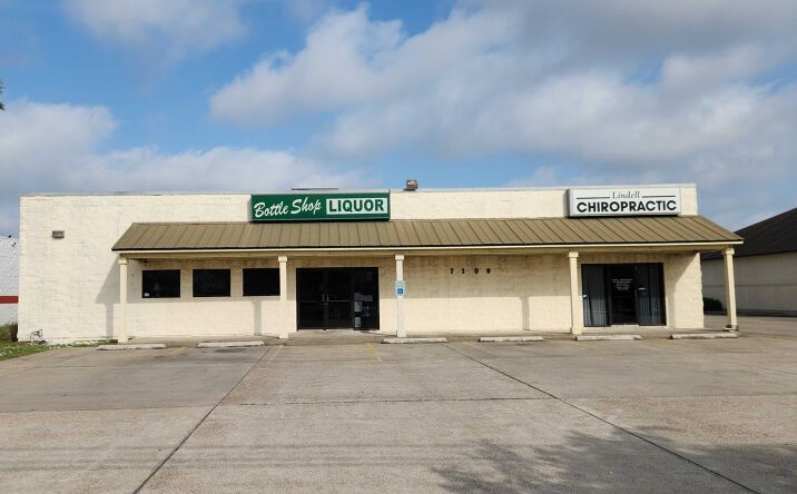 Pictures of Retail, Office, Mixed Use property located at 7109 S Staples St, Corpus Christi, TX 78413 for sales - image #1