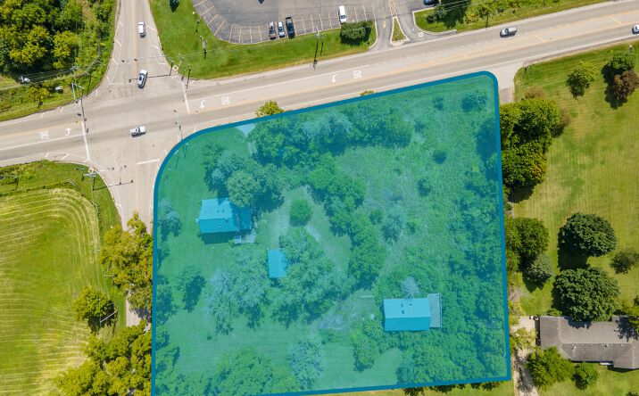 Pictures of Land property located at 3104 IL-176, Crystal Lake, IL 60014 for sales - image #1