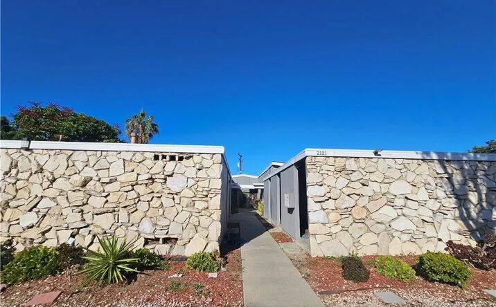 Pictures of Multifamily property located at 2121 W Catalina, Anaheim, CA 92801 for sales - image #1