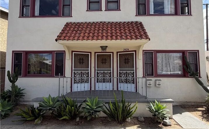 Pictures of Multifamily property located at 2624 E 6th, Long Beach, CA 90814 for sales - image #1