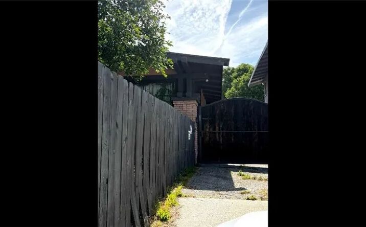 Pictures of Multifamily property located at 2510 Crenshaw Boulevard, Los Angeles, CA 90016 for sales - image #1