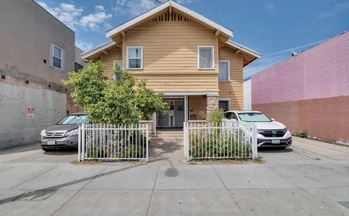 Pictures of Multifamily property located at 2113 Venice, Los Angeles, CA 90006 for sales - image #1