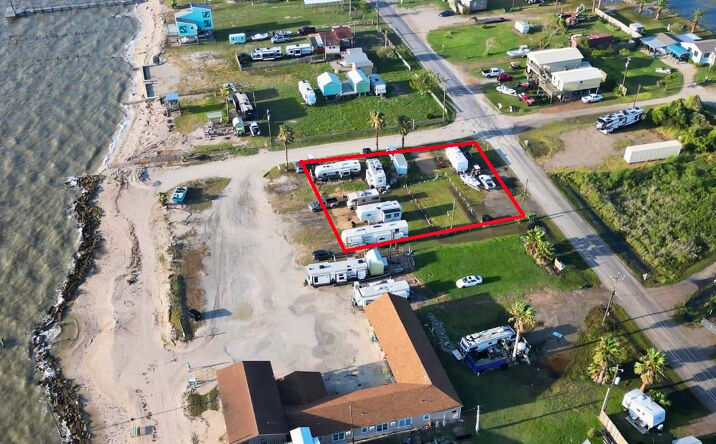 Pictures of Multifamily property located at 1327 North Ocean Drive, Port Lavaca, TX 77979 for sales - image #1