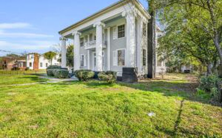 Pictures of Multifamily property located at 1024 3rd Ave N, Columbus, MS 39701 for sales - image #1