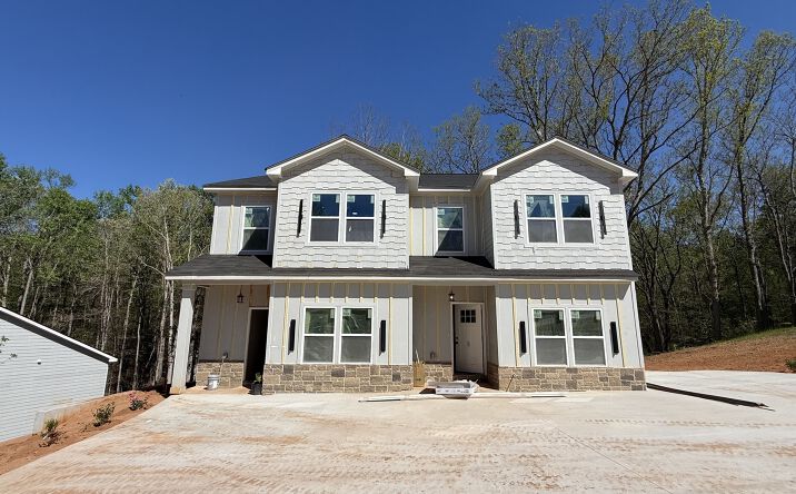 Pictures of Multifamily property located at 232 Brad St, Royston, GA 30662 for sales - image #1