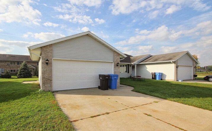 100A-100B Thomas Place, Arena